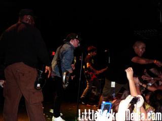 Image: 61568fall_out_boy...440665669-b29767.jpg