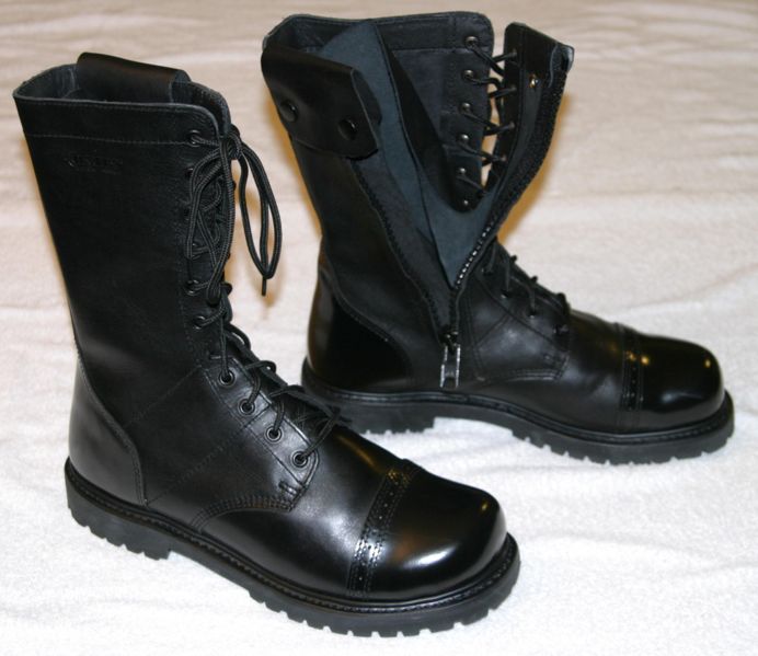 Image: 692px-bates_enfor...per_boots-77fdd6.jpg